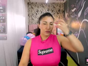 See Giafox_ online Now @ roxpoxy.com