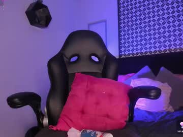 See Gigi_strawberry online Now @ roxpoxy.com