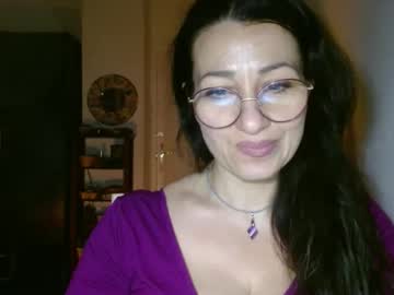 See Ginaoneon online Now @ roxpoxy.com