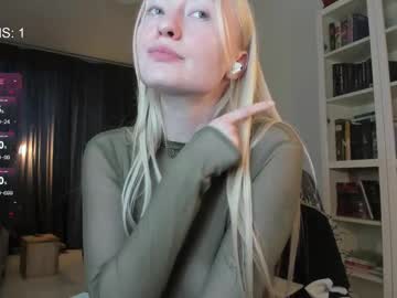 See Goodg_oddamn online Now @ roxpoxy.com