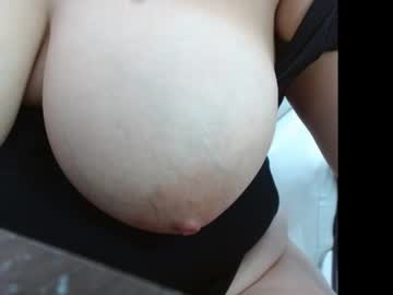See Gril_milk28 online Now @ roxpoxy.com