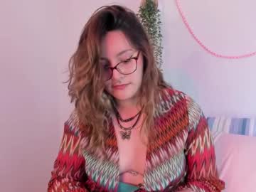 See Hazelbrownn23 online Now @ roxpoxy.com