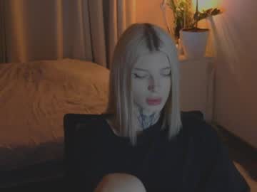 See Hotchubently online Now @ roxpoxy.com