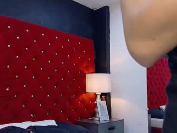 See Ianlark online Now @ roxpoxy.com