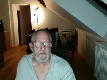 See Illig online Now @ roxpoxy.com