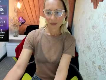 See Issa_milf__ online Now @ roxpoxy.com