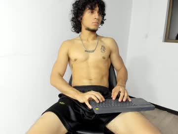 See Jackestaylor online Now @ roxpoxy.com