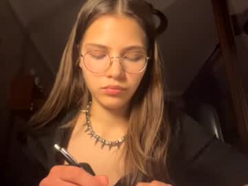 See Jacqulinekacprowski online Now @ roxpoxy.com