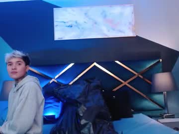 See Jaxwolf_ online Now @ roxpoxy.com