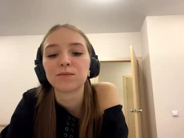 See Jayehubiak online Now @ roxpoxy.com