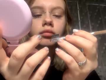 See Joeannfurgison online Now @ roxpoxy.com