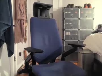 See Jomanf online Now @ roxpoxy.com