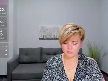 See Julia_wilsons online Now @ roxpoxy.com