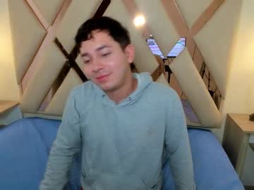 See Julian_smith21 online Now @ roxpoxy.com