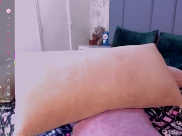 See Julianamiller online Now @ roxpoxy.com