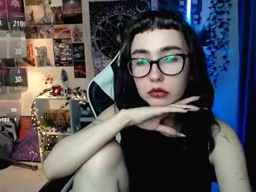 See Julscinamon online Now @ roxpoxy.com