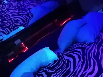 See Kikilovespartylights online Now @ roxpoxy.com