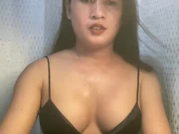 See Kristalheart online Now @ roxpoxy.com