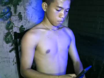 See Kritthanarkorn online Now @ roxpoxy.com