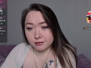 See Kyeacloser online Now @ roxpoxy.com