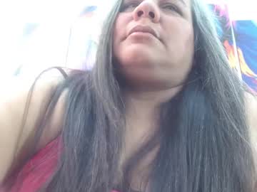 See Lady_1523 online Now @ roxpoxy.com