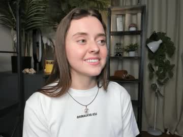 See Laura_mutti online Now @ roxpoxy.com