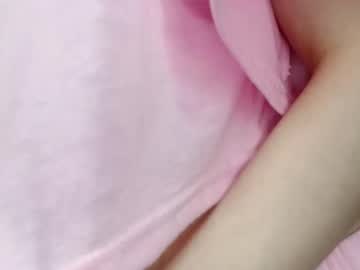 See Leslyshie online Now @ roxpoxy.com