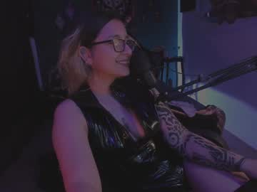 See Lilithmystic01 online Now @ roxpoxy.com
