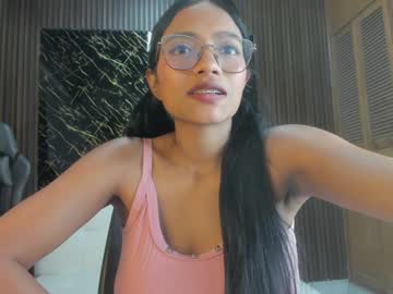 See Lillyy16 online Now @ roxpoxy.com