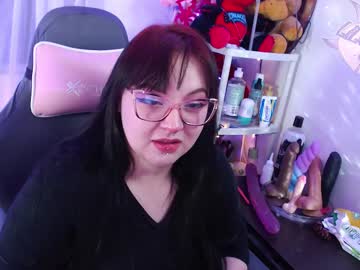 See Lilomoon69 online Now @ roxpoxy.com