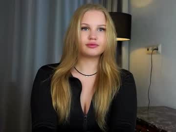 See Lizbethfrankson online Now @ roxpoxy.com
