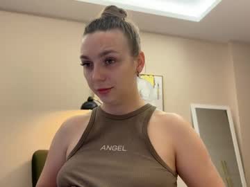 See Lucky_foryou_baby online Now @ roxpoxy.com