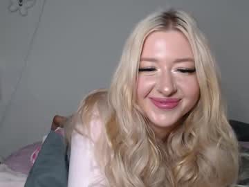 See Maddysumersxx online Now @ roxpoxy.com