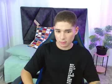 See Matiii18 online Now @ roxpoxy.com