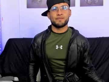 See Maxconor1 online Now @ roxpoxy.com