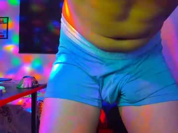 See Maxowens_oficial online Now @ roxpoxy.com