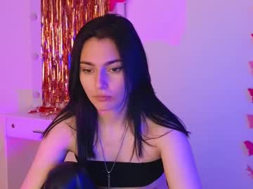 See Medina_andress online Now @ roxpoxy.com