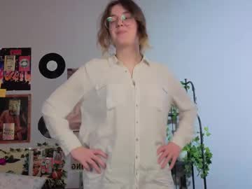 See Meganblewett online Now @ roxpoxy.com