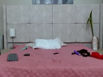 See Melody_brunnet online Now @ roxpoxy.com