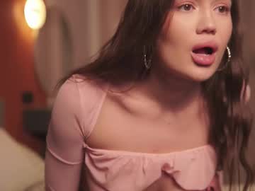 See Miamo_kaya online Now @ roxpoxy.com