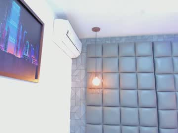 See Mile_u online Now @ roxpoxy.com