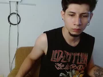 See Mistermike_69 online Now @ roxpoxy.com