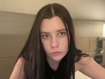 See Modelessena24 online Now @ roxpoxy.com