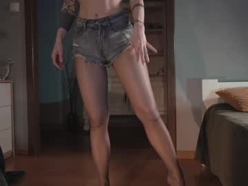 See Ms_lorelei online Now @ roxpoxy.com