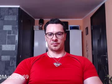 See Muscleaj69 online Now @ roxpoxy.com
