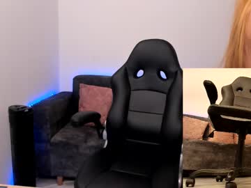 See Nathalie_29 online Now @ roxpoxy.com