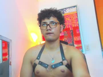 See Nick_1606 online Now @ roxpoxy.com