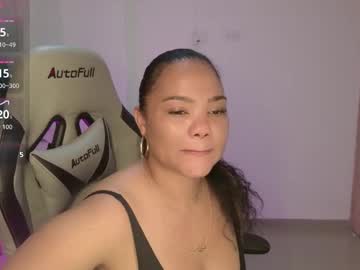 See Nicole_lushh online Now @ roxpoxy.com