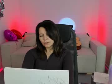 See Nicolehits online Now @ roxpoxy.com