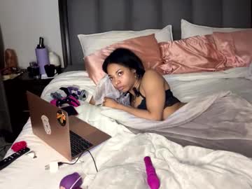 See Nikitalove104 online Now @ roxpoxy.com